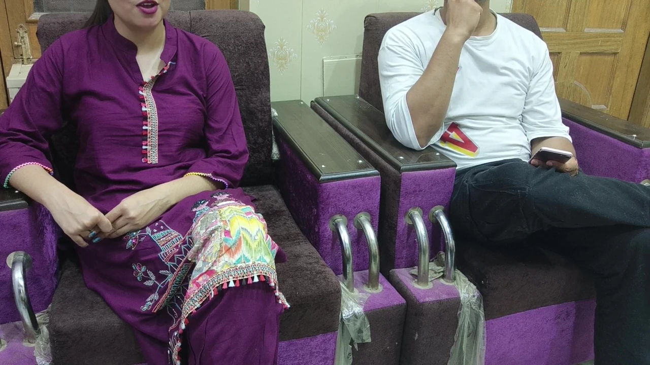 Encountering Anjan, Sara’s foreplay escalates, she gets wet, and ends up orgasming right in his mouth.